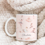 Ballerina Rosa Ballet Shoes Personlig Namn Kaffemugg<br><div class="desc">Elegant Ballerina Rosa Ballet Personlig Namn Kaffe Mugg. Kaffe Mugg med skal av eget namn för balettskor för balett älskare.</div>