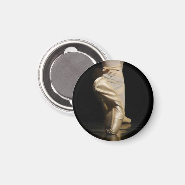 Ballet Dancer Dancing on Toes, en Pointe Magnet (Front/Back)