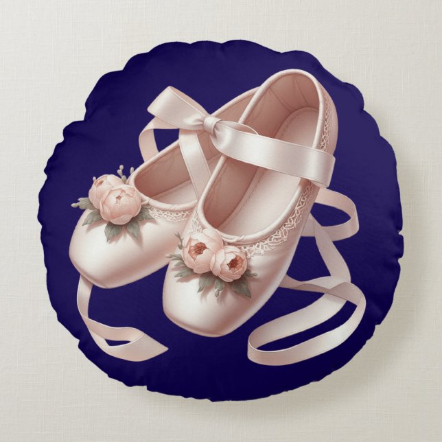 Ballet Tofflor med Ribbon & Peony Embellishations Rund Kudde (Framsidan)