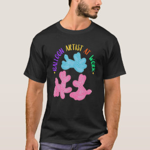 Ballongkonstnärer i arbetsballongen för att dubbel t shirt