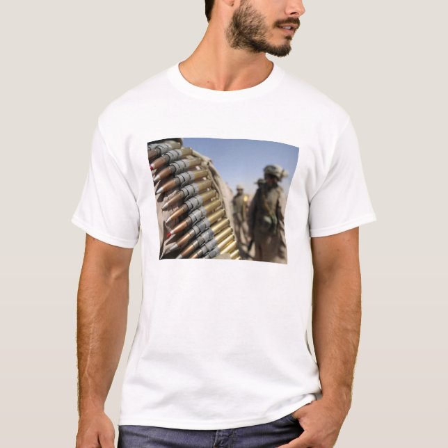 Bälte av 50-kaliberammunition tee shirt (Framsida)