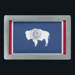 Bälte Buckle med Flagga i Wyoming State<br><div class="desc">Lägg till ett litet Wyoming-pride till dina tillbehör med exklusiv bälte-låsbeslaget med Wyomings flagga! Bälte-låsbeslaget är mycket detaljerat och är mer än bara en funktionell fråga. Det är ett firande av Wyomings kulturarv och kulturella pride. Den slående designen visningar den ikoniska Wyoming statlig flagga, skapar den här låsbeslaget ett unikt...</div>