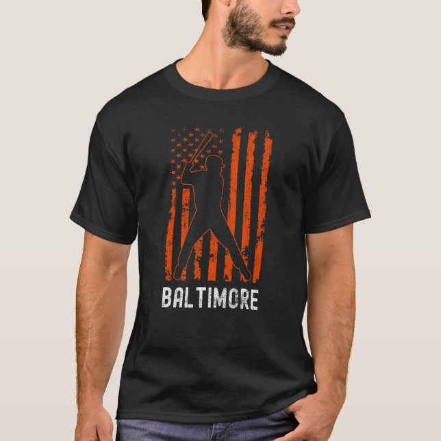 Baltimore Maryland American Flag Baseball Weathere T Shirt (Framsida)