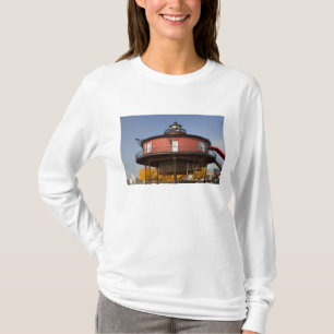 BALTIMORE, MARYLAND. USA. Seven-Foot Knoll Tee Shirt