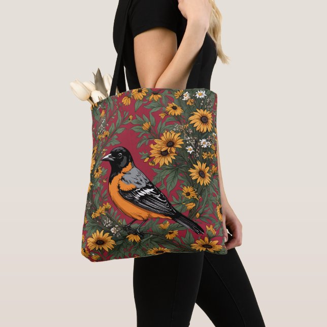 Baltimore Oriole-fågel och svartögda Susan-blommor Tygkasse (Närbild)