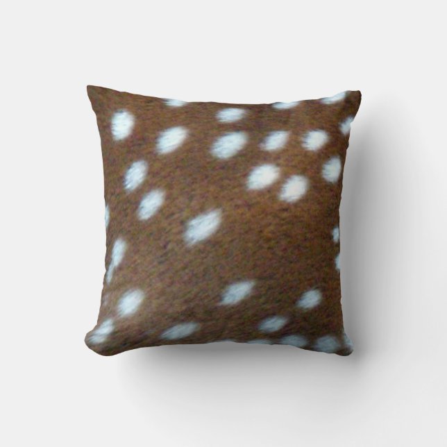 Bambi vita fläckar på brun päls kudde (Framsida)