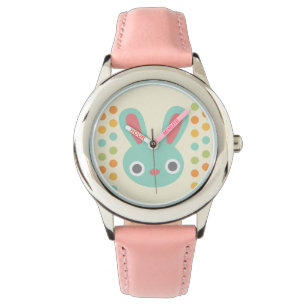 Bandungar tittar armbandsur