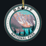 Banff nationalpark Moraine Sjö Vintage Julgransprydnad Keramik<br><div class="desc">Banff National Park-vektorteckningsdesign. Parken är Kanadas första nationalpark och ingår i det kanadensiska Rocky Mountain Parker UNESCO World Heritage Site.</div>