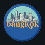 Bangkok Thailand Vintage City Skyline Cityscape Magnet<br><div class="desc">Vintage- och reflexritorier med vackra skyliner, attraktion och cityscape-konst. Coola skyscraper och byggnad silhuette illustrerar handelsvara för turister och resenärer. Perfekt som souvenir att ta med sig hem när man reser hela världen runt. Spara minnet av din resa och semester med familj och vänner. Bakgrunden till färg kan anpassas till...</div>