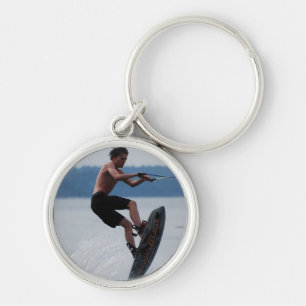 BanhoppningWakeboarder Keychain Rund Silverfärgad Nyckelring