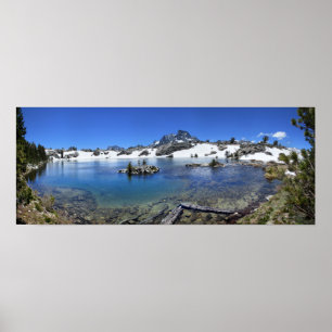 Banner Peak och a Mountain Sjö - Sierra Nevada Poster