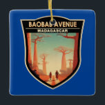 Baobab Avenue Madagascar Travel Badge Julgransprydnad Keramik<br><div class="desc">Avenue of the Baobabs vetor Art design. Baobabs Avenue,  eller Alley of the Baobabs,  är en framstående grupp av Grandidididididididididididididididididididididididididididididiers bänkar på den obönade väg nr 8 mellan Morondava och Belon'i Tsiribihina.</div>