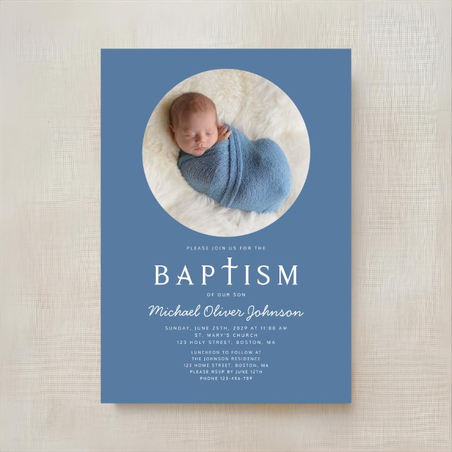 Baptism i den blå moderna Religiösan Kor Photo Boy Inbjudningar (Dusty Blue Modern Boy Photo Baptism Invitation)