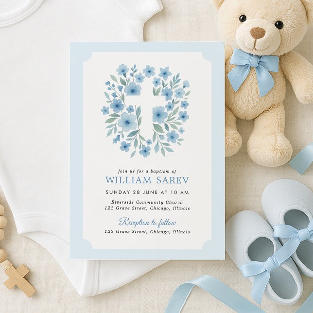 Baptisminbjudan biljett Stil i blått Inbjudningar (Soft blue baptism invite with teddy bear and ribbon – perfect for baby boy christening)