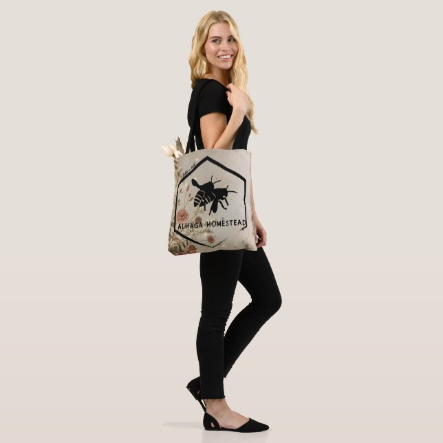 Bär framtiden med Alhaga Homestead / tote bag Tygkasse (På modell)