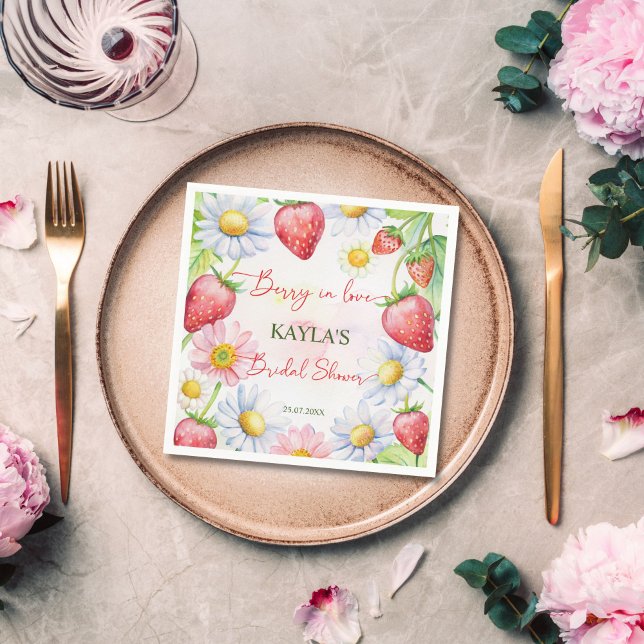 Bär i kärlek jordgubbs bröllopsdusch tryckt pappersservett (Berry in love summer garden daisies strawberry bridal shower printed napkins personalized tableware)