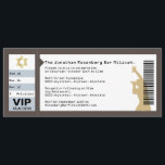 Bar Mitzvah-inbjudan för konsertbiljett i brunt Inbjudningar<br><div class="desc">Vem är redo att rocka bema? Han är. Turnén kommer till stan. Gör honom till en stjärna och hans Bar Mitzvah till en oförglömlig händelse. Inbjudan är utformad precis som en konsertbiljett. Gång, rad och säte motsvarar evenemangets datum för extra flärd. En Davidstjärna förankrar övre vänstra hörnet och VIP-åtkomst är...</div>