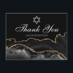 Bar Mitzvah Tack Svart Guld Stjärna av David Vykort<br><div class="desc">Elegant svart och guld agat dekorerar sidan på detta moderna Bar Mitzvah tack-kort. Anpassa med ditt namn under Stjärnan av David. Perfekta kort för en chic,  stilfull judisk familj som firar en pojke som kallas till Toran.</div>