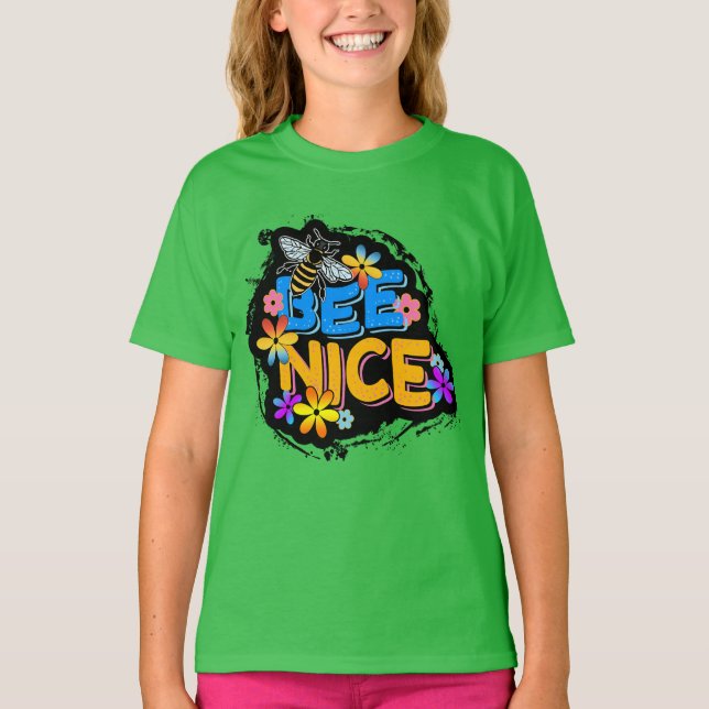 BÄR NICE BLOMMIGT FLOWERS T SHIRT (Framsida)