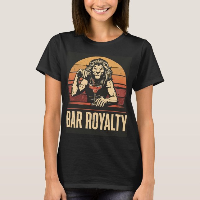 Bar Royalty Lioness Bartender T-shirt (Framsida)