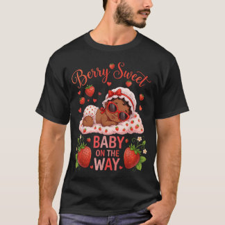 Bär Sött Bebis På Väg Jordgubb Graviditet T Shirt