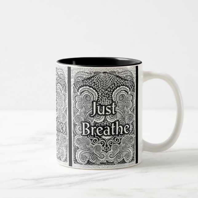 Bara Breathe - Calming Mandala-Inspired Två-Tonad Mugg (Höger)