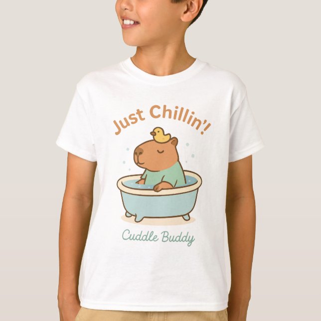 Bara Chillin - Cute Capybara i Bathtub roligt T Shirt (Framsida)