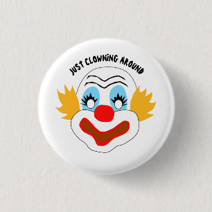 Bara clowner runt knapp