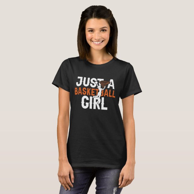 Bara en basketbollsflicka vit t shirt (Hel framsida)