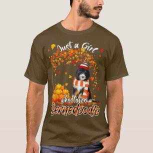 Bara en flicka som Kärlek Bernedoodle Thanksgiving T Shirt