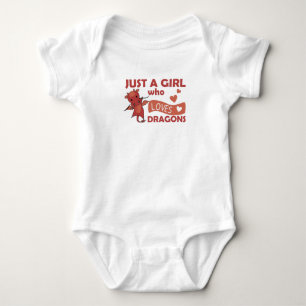 Bara en flicka som Kärlek dricker Fantasy Red Drag T Shirt