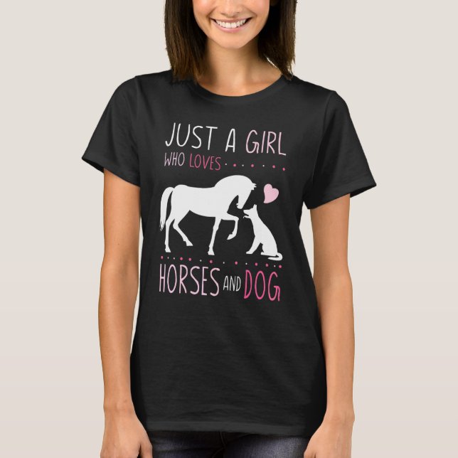 Bara en flicka som Kärlek hästar och Hund T Shirt (Framsida)