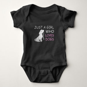 Bara en flicka som Kärlek Hundar T Shirt