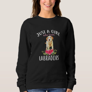 Bara en flicka som Kärlek Labrador - Hund Blommigt T Shirt