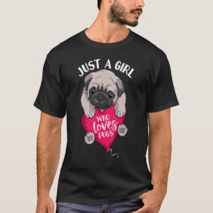 Bara en flicka som Kärlek puggar på hundvalpen med T Shirt