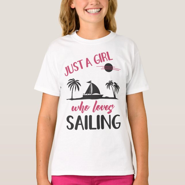 Bara en flicka som Kärlek seglar med segelbåt T Shirt (Framsida)