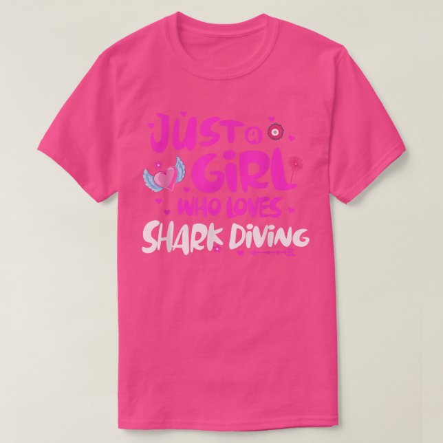 Bara en flicka som Kärlek Shark Diving T Shirt (Design framsida)