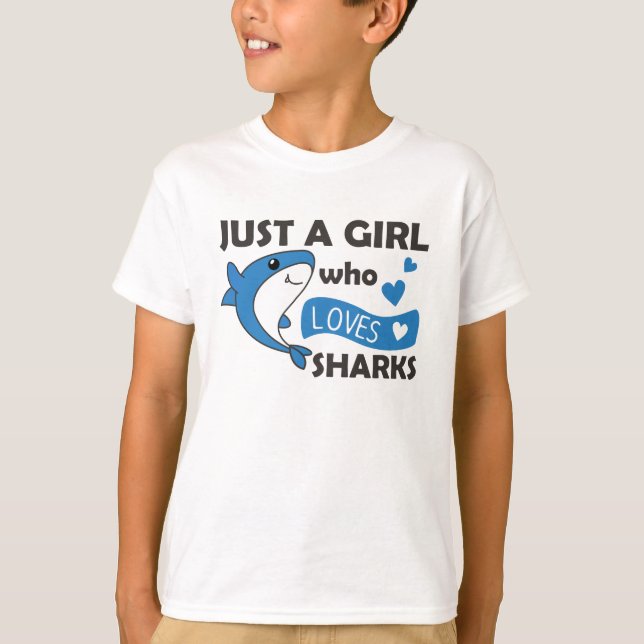 Bara en flicka som Kärlek Sharksars en underlig ha T Shirt (Framsida)