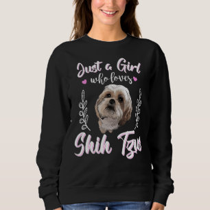 Bara en flicka som Kärlek Shih Tzus relaxade passe T Shirt