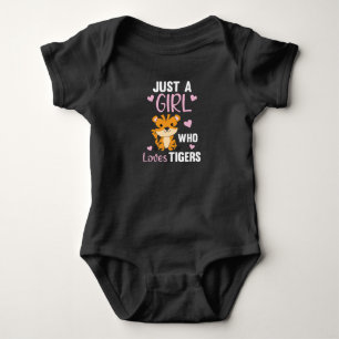 Bara en flicka som Kärlek tiger åt sväljer djur Ti T Shirt