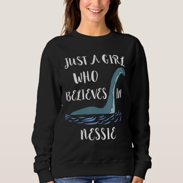 Bara en flicka som Tro i Nessie Irish Loch Ness T Shirt (Framsida)