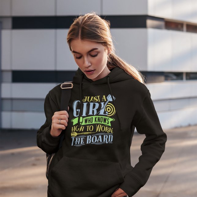 Bara en flicka som vet hur man arbetar i styrelsen hoodie (Skapare uppladdad)