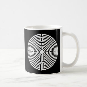 Bara en labyrint på svart kaffemugg