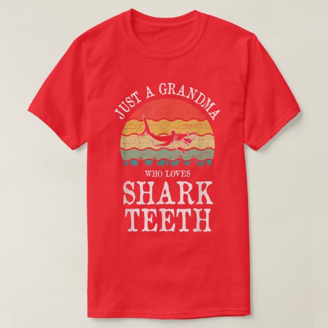 Bara en mormor som Kärlek Shark Teeth T Shirt (Design framsida)