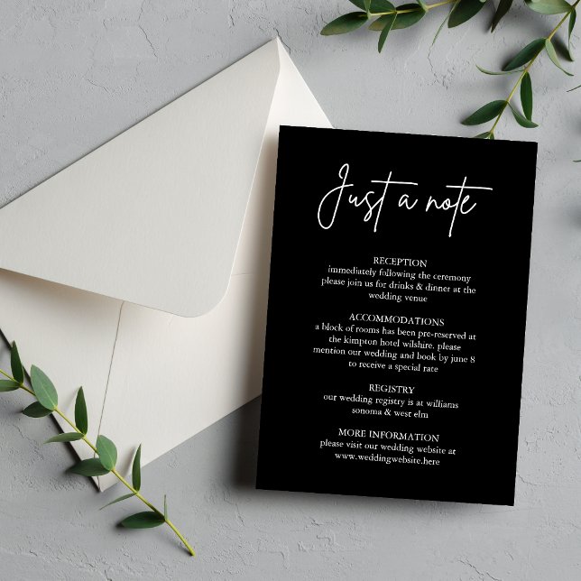 Bara en notis Svart Minimal Bröllopsinkluderingsko Inbjudningar (Minimal black enclosure card shares wedding details with a simple, modern elegance.)