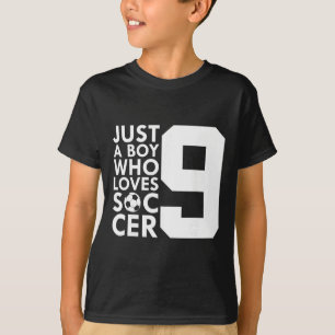 Bara en pojke som älskar 9 år fotboll 9-årsdag t shirt
