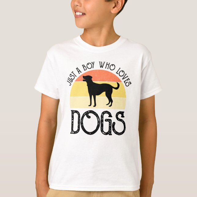 Bara en pojke som älskar hundar t shirt (Framsida)