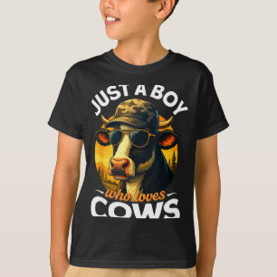 Bara en pojke som älskar kor bonde barn ko småbarn t shirt