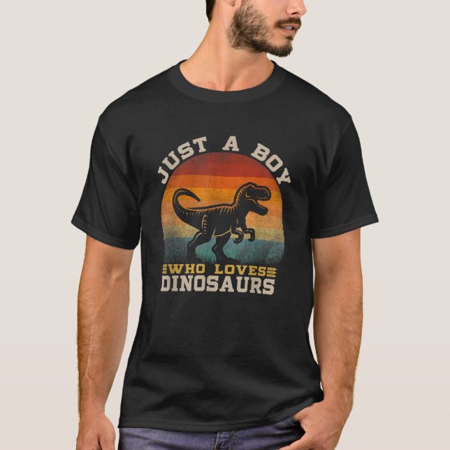 Bara en pojke som Kärlek Dinosaurs Cute Dinosaur Ä T Shirt (Framsida)