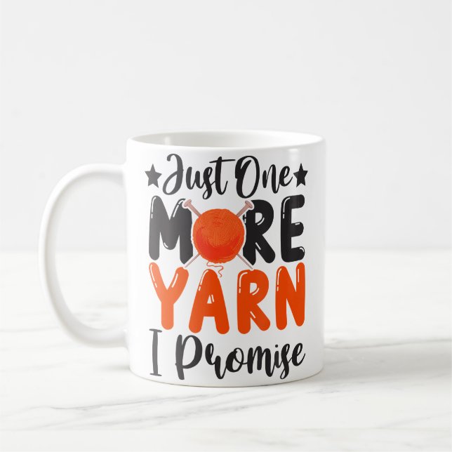 Bara En Till Tråd Jag Lovar  Stickning  Sydd Kaffemugg (Vänster)